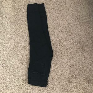 BASIC BLACK SKINNY JEAN